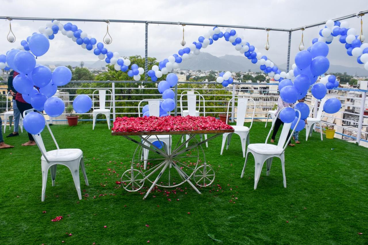 Hotel Lake Bridge Udaipur Bagian luar foto
