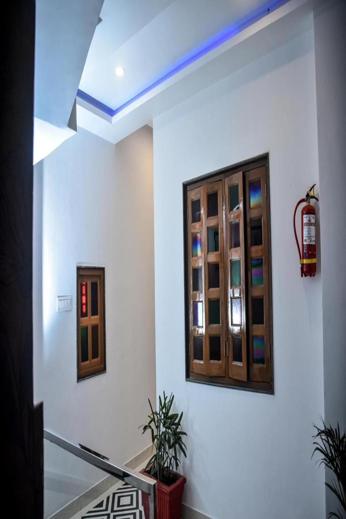 Hotel Lake Bridge Udaipur Bagian luar foto