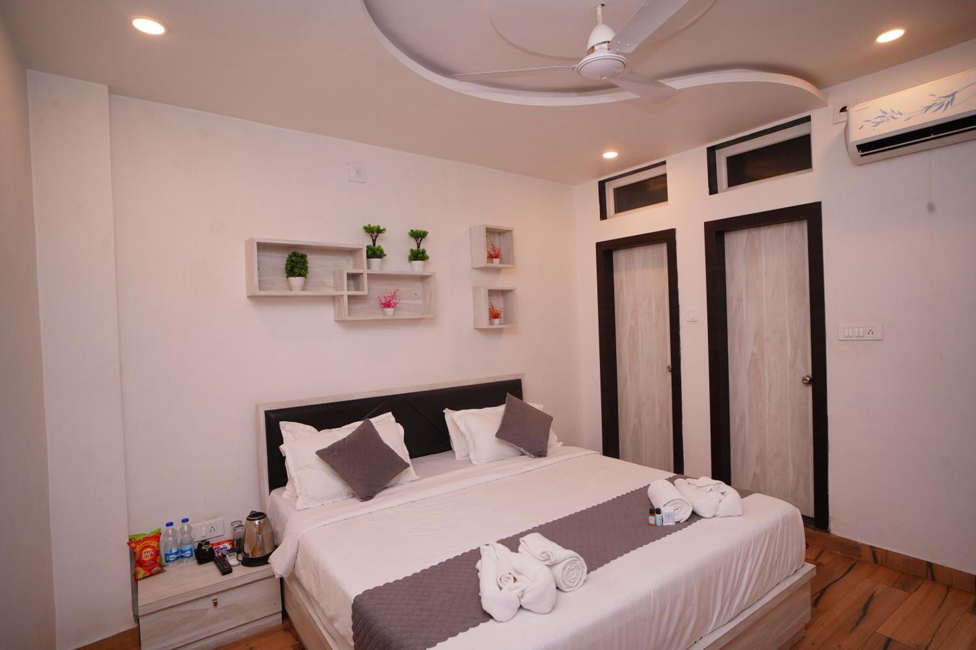Hotel Lake Bridge Udaipur Bagian luar foto
